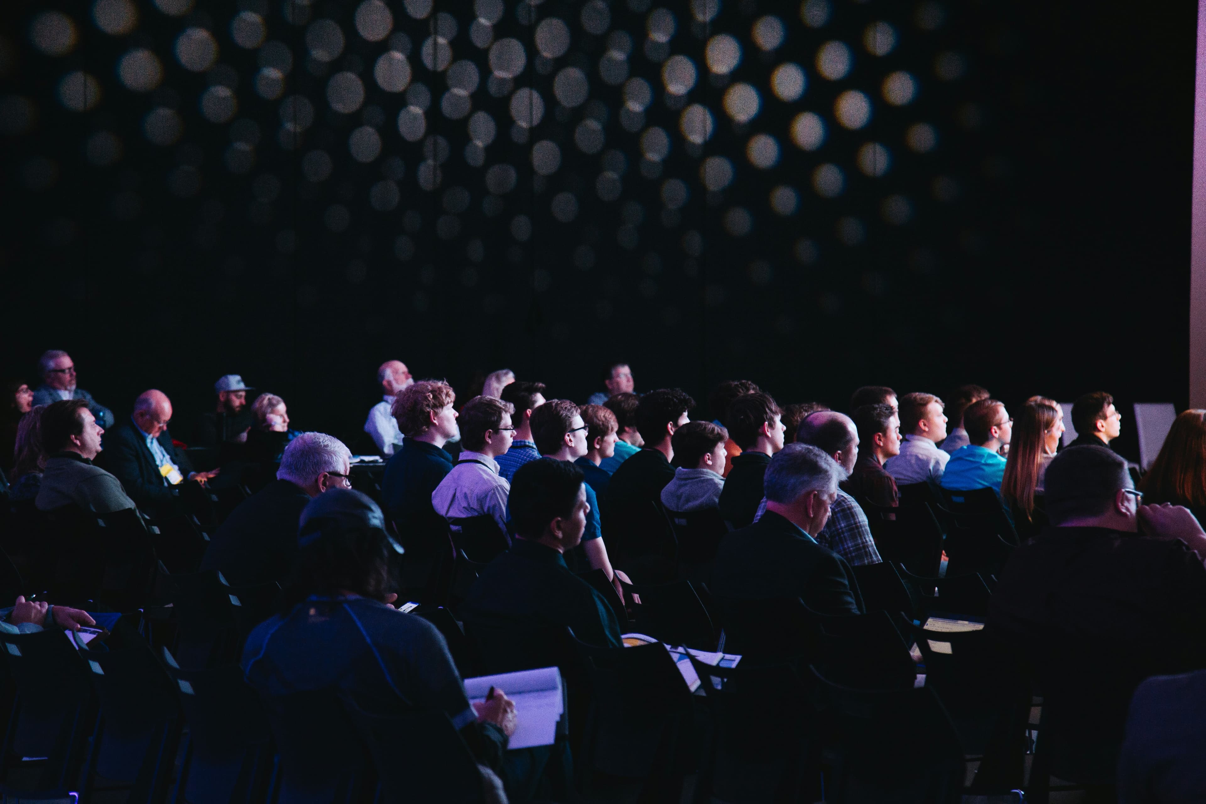 Cómo Crear Eventos Exitosos en Redes Sociales